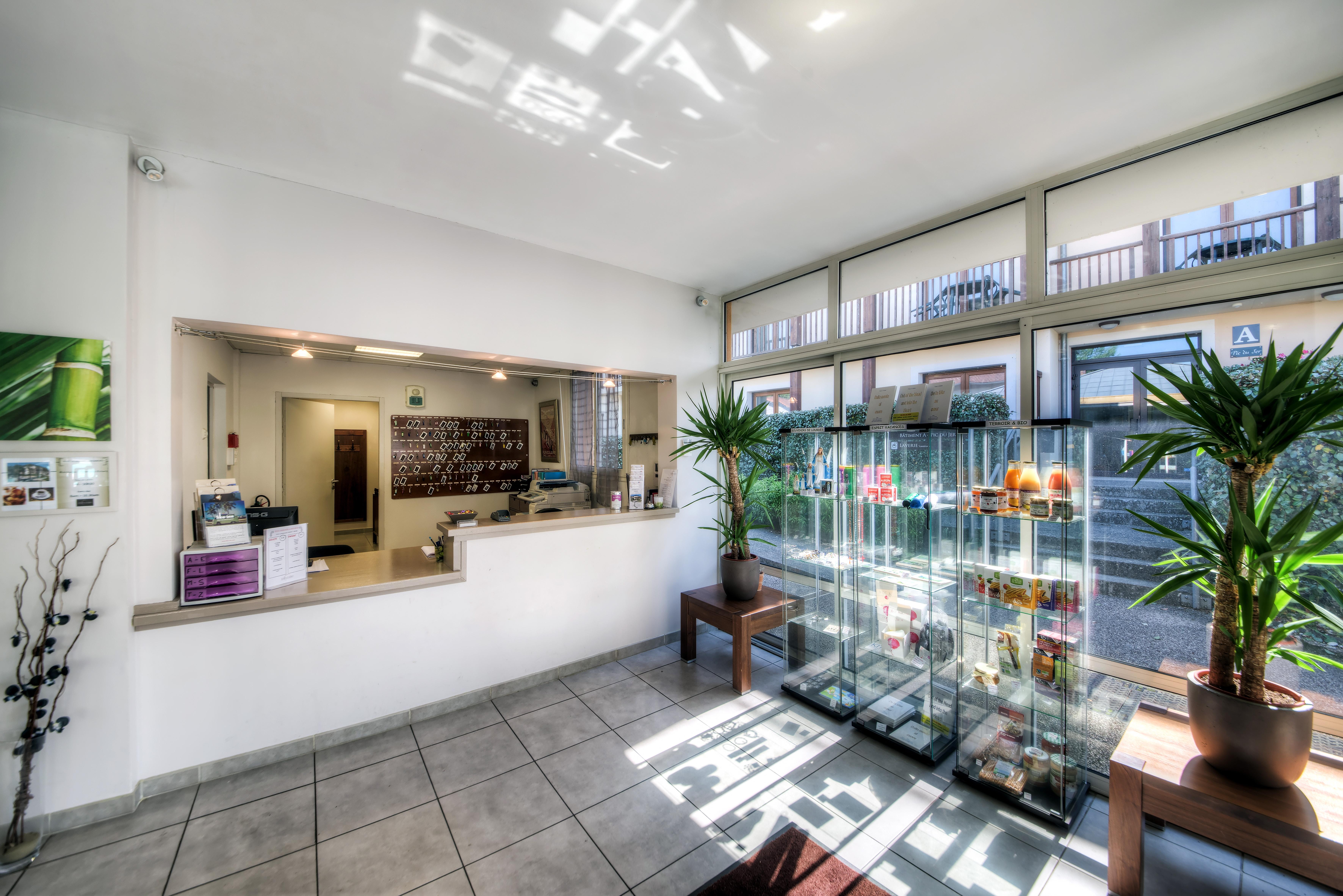 Zenitude Hôtel-résidences L'acacia Hotel 3*